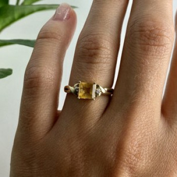 10K Yellow Gold Tourmaline & Diamonds Ring Size 8