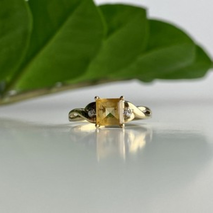 10K Yellow Gold Tourmaline & Diamonds Ring Size 8