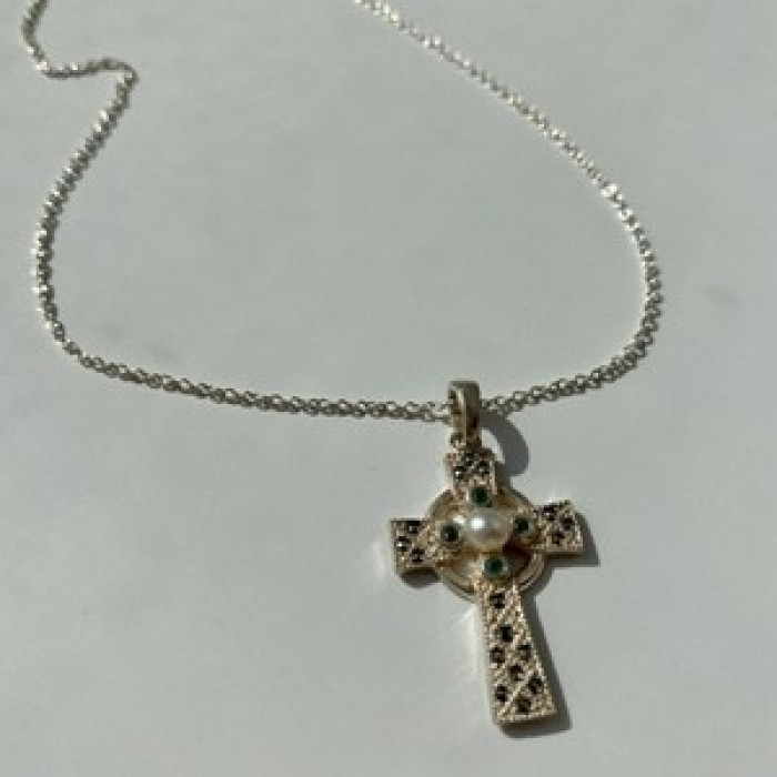925 Sterling Silver Pearl, Emerald & Marcasites Chain with Cross