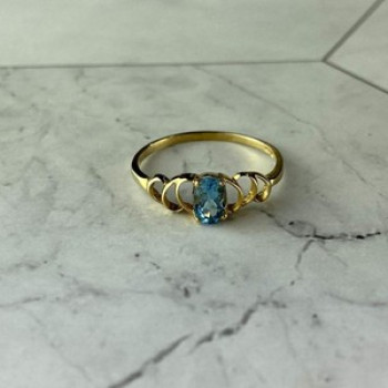10K Yellow Gold Blue Spinel Ring Size 8