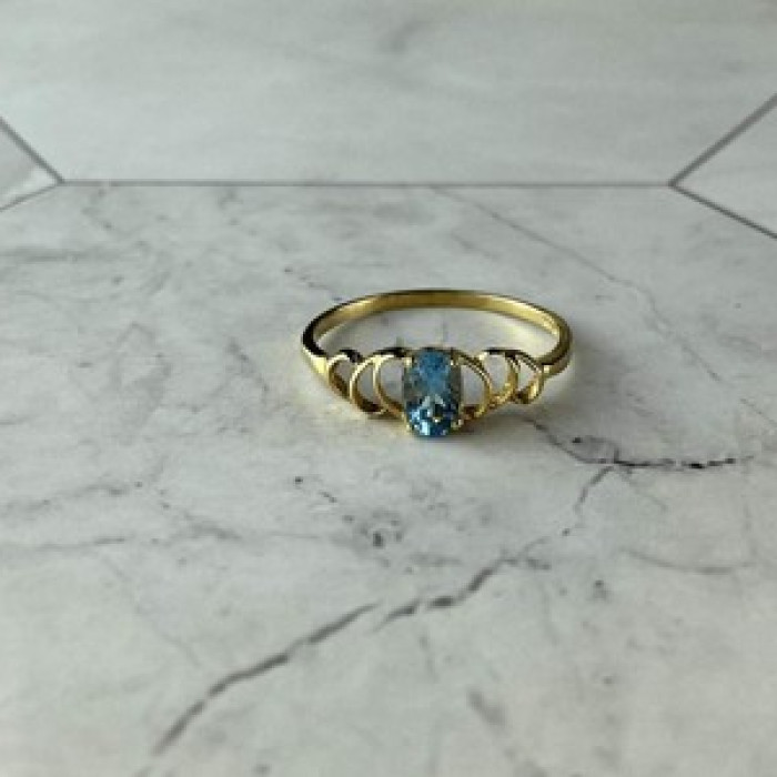 10K Yellow Gold Blue Spinel Ring Size 8