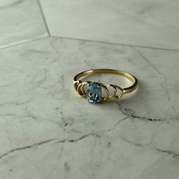 10K Yellow Gold Blue Spinel Ring Size 8