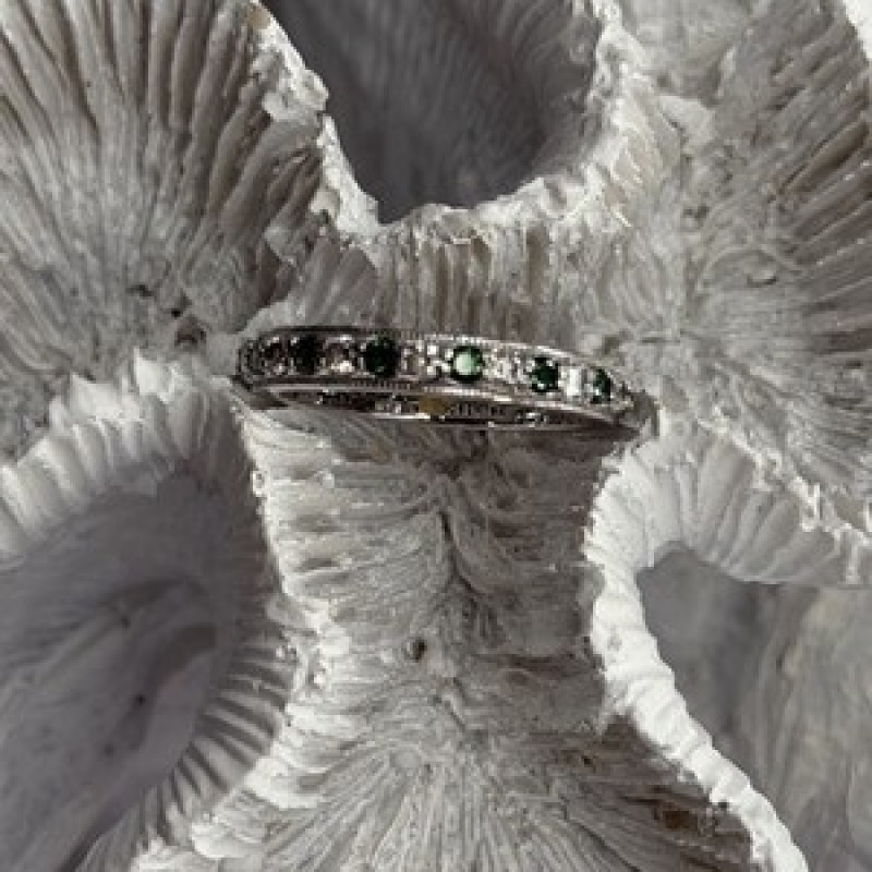 925 Sterling Silver White & Green Cz Band Ring Size 6