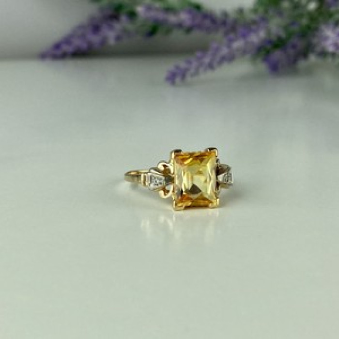 10K Yellow Gold Yellow Topaz & Diamonds Ring Size 9.75