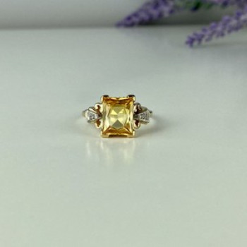10K Yellow Gold Yellow Topaz & Diamonds Ring Size 9.75