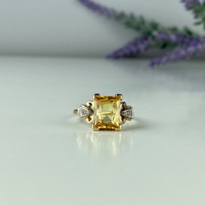 10K Yellow Gold Yellow Topaz & Diamonds Ring Size 9.75