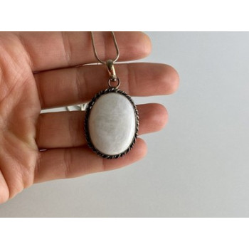 Vintage Chain with pendant White Agate 18.1 in