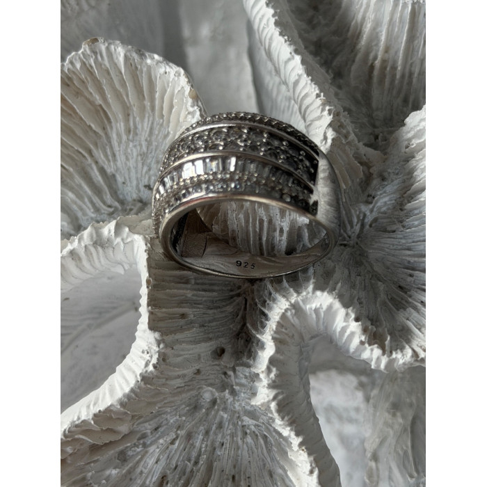 Elegant Design 925 Sterling Silver Cz Ring Size 11