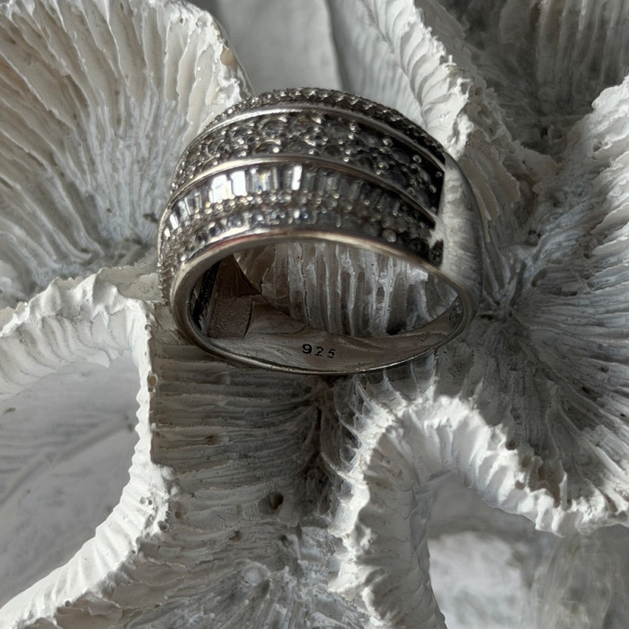 Elegant Design 925 Sterling Silver Cz Ring Size 11