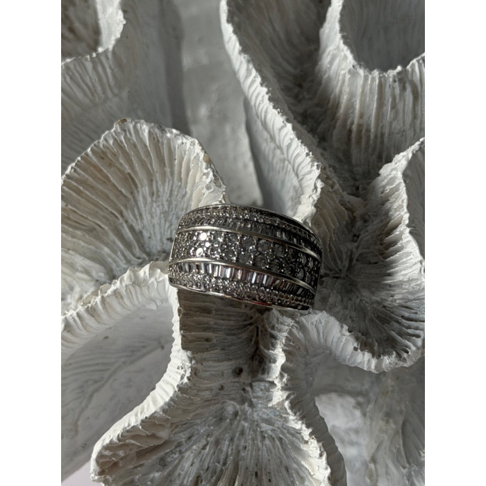 Elegant Design 925 Sterling Silver Cz Ring Size 11