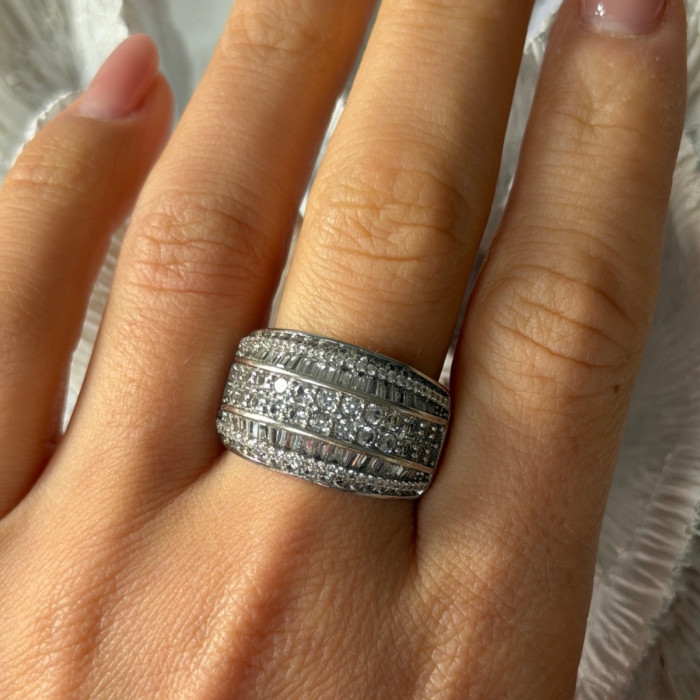 Elegant Design 925 Sterling Silver Cz Ring Size 11