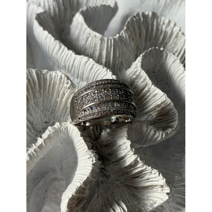 Elegant Design 925 Sterling Silver Cz Ring Size 11