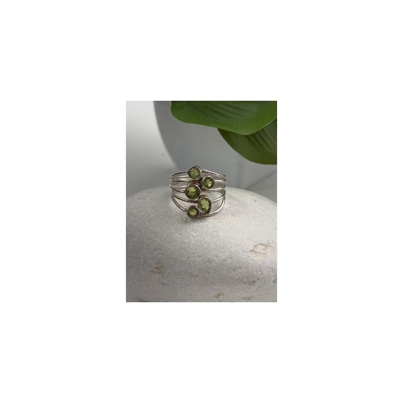 925 Sterling Silver Peridot Ring Size 8.5