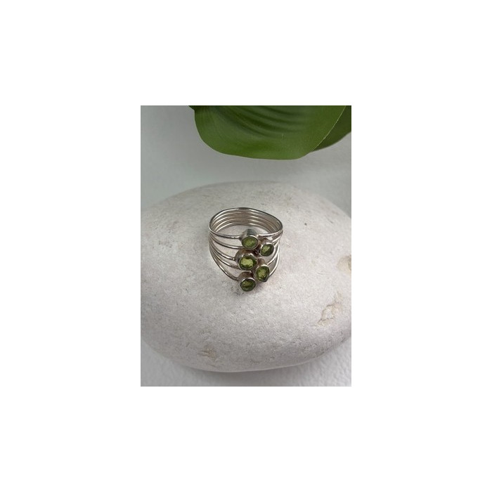 925 Sterling Silver Peridot Ring Size 8.5