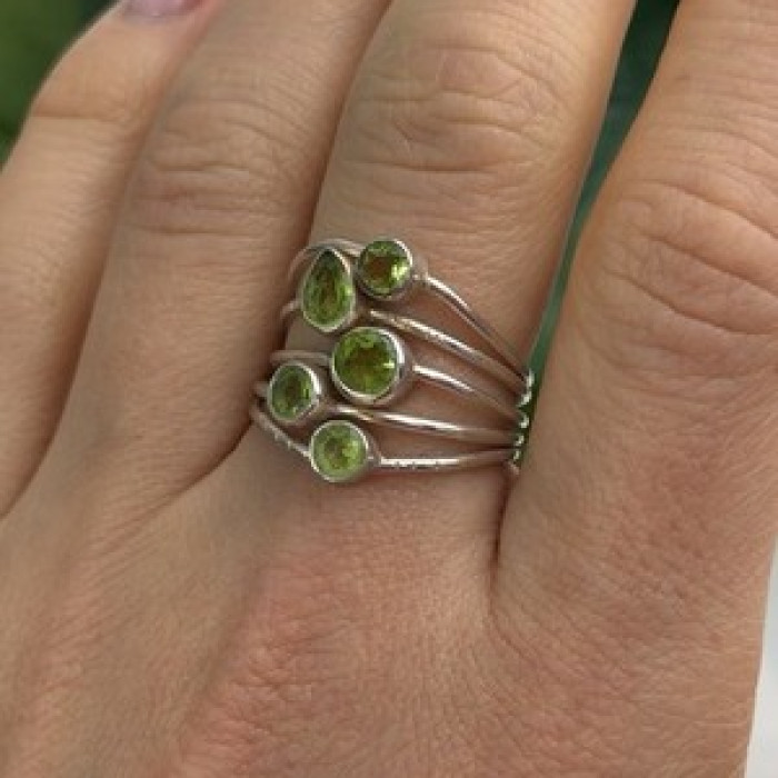 925 Sterling Silver Peridot Ring Size 8.5