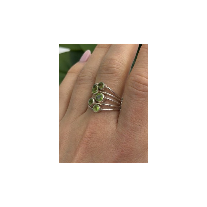 925 Sterling Silver Peridot Ring Size 8.5