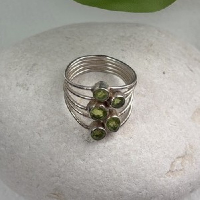 925 Sterling Silver Peridot Ring Size 8.5
