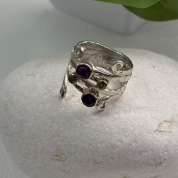 925 Sterling Silver Amethyst & Peridot Ring Size 9.5