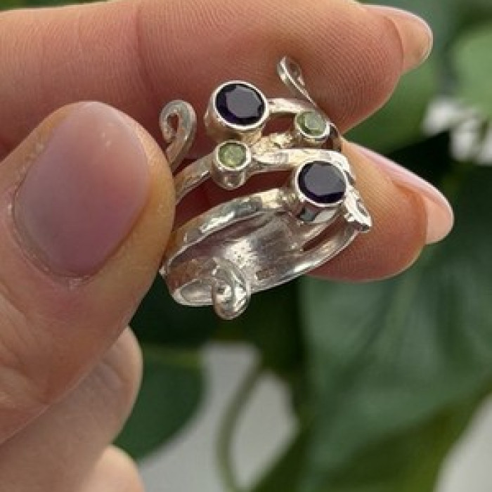 925 Sterling Silver Amethyst & Peridot Ring Size 9.5