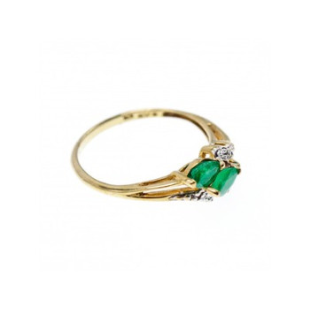 10K YELLOW GOLD  EMERALD & DIAMONDS RING SIZE 6.75