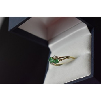 10K YELLOW GOLD  EMERALD & DIAMONDS RING SIZE 6.75