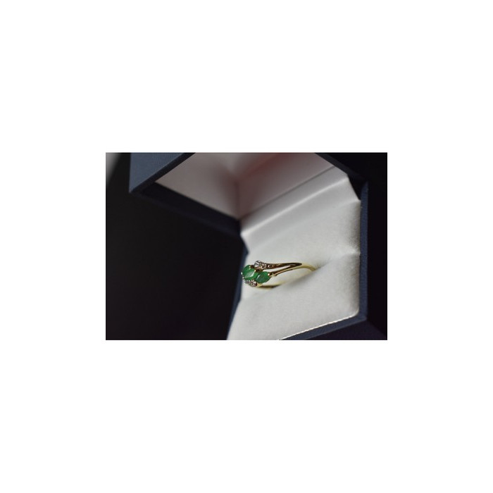 10K YELLOW GOLD  EMERALD & DIAMONDS RING SIZE 6.75