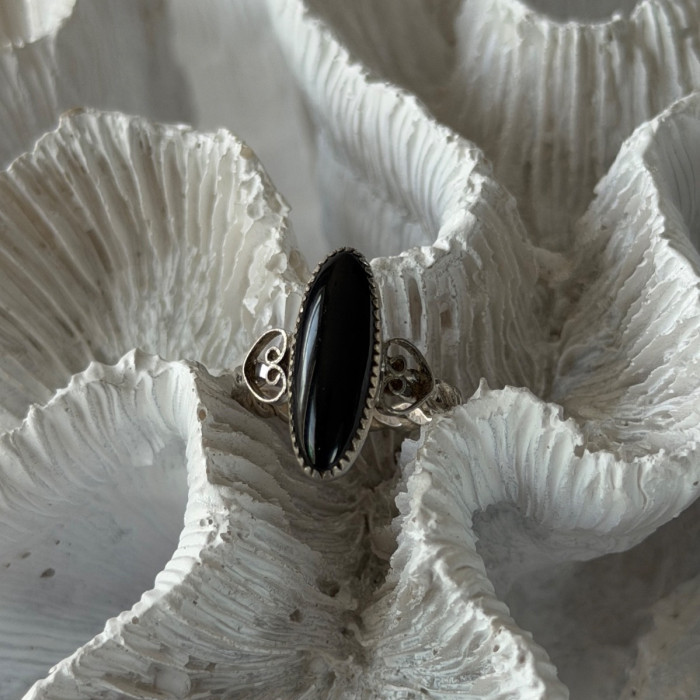 Vintage 925 Sterling Silver Black Onyx Ring Size 4