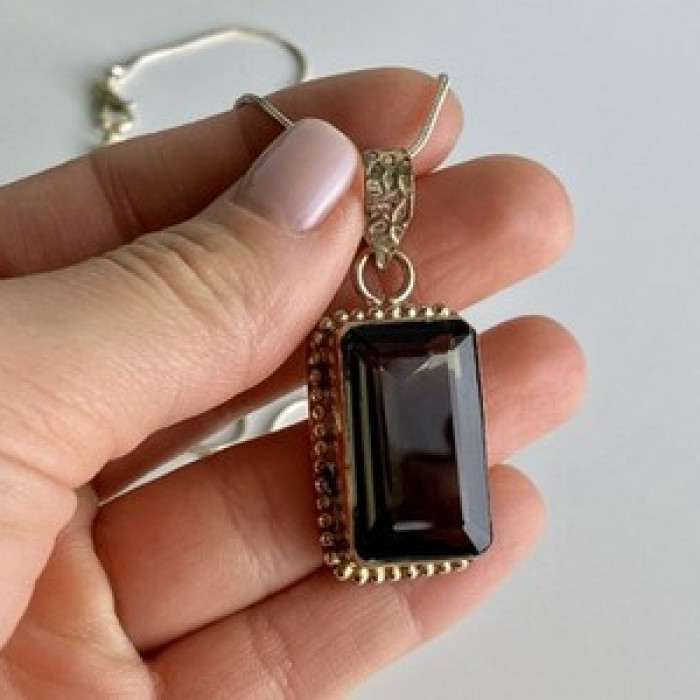 Vintage Chain with Pendant Jewelry Glass