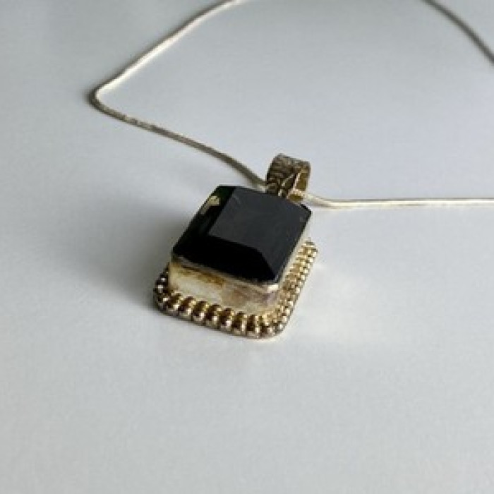 Vintage Chain with Pendant Jewelry Glass