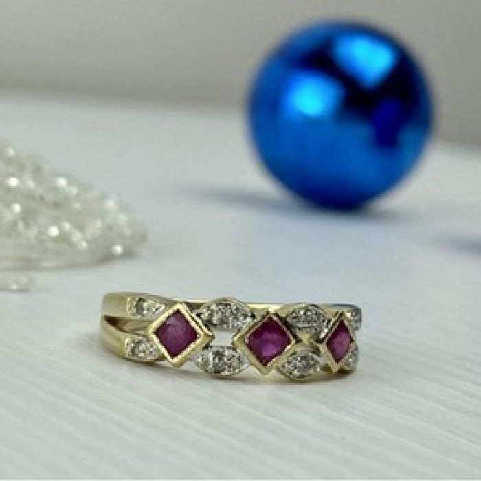 10K Yellow Gold Pink Topaz & Diamonds Ring Size 8