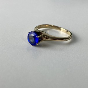 10K Yellow Gold Tanzanite Ring Size 5.5