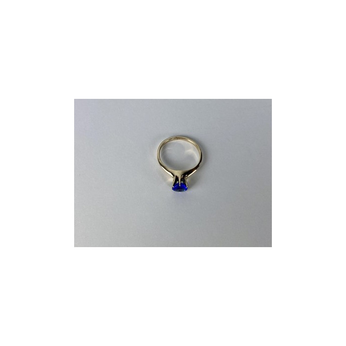10K YELLOW GOLD TANZANITE RING SIZE 5.5