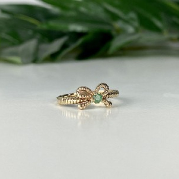 10K Yellow Gold Emerald BOW Ring Size 7.25