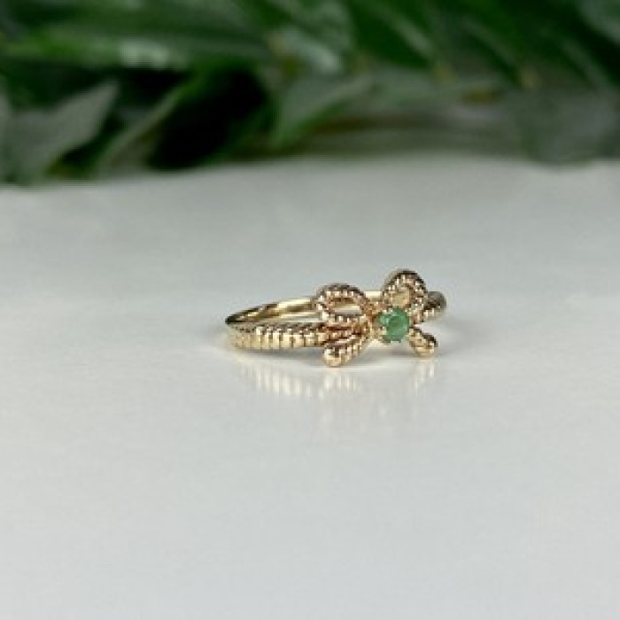 10K Yellow Gold Emerald BOW Ring Size 7.25