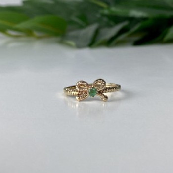 10K Yellow Gold Emerald BOW Ring Size 7.25