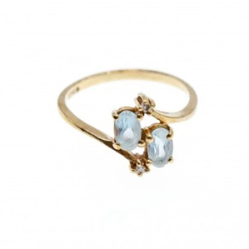10K Yellow Gold Aquamarine & Diamonds Ring Size 5.5