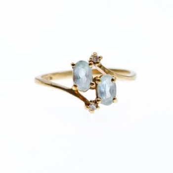 10K Yellow Gold Aquamarine & Diamonds Ring Size 5.5