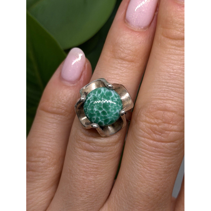 Vintage 925 Sterling Silver Green Peking Glass Stone Ring Size 6