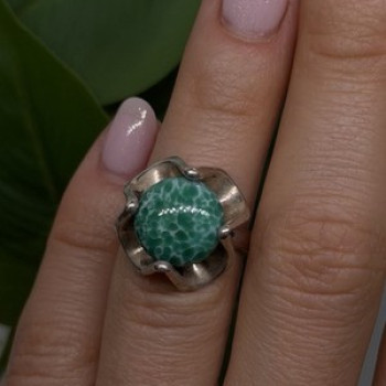 Vintage 925 Sterling Silver Green Peking Glass Stone Ring Size 6