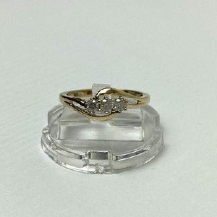 10K Yellow Gold Sapphire Ring Size 6.75