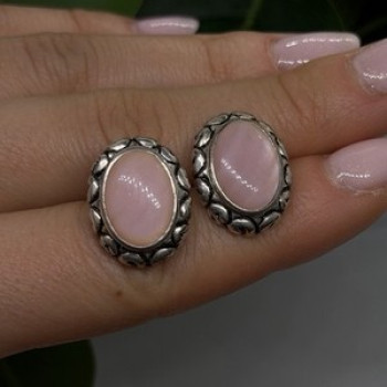 Southwest-Style 925 Sterling Silver Pink Conch Shell Oval Earrings