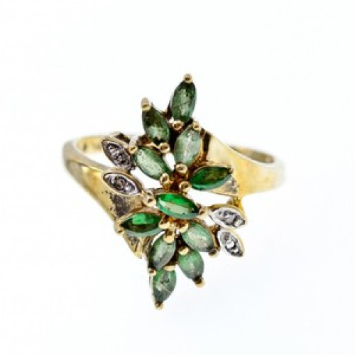 10K Yellow Gold Peridot & Diamonds Ring Size 8