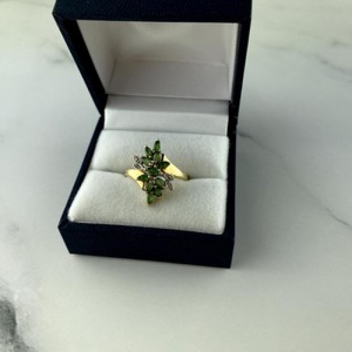 10K Yellow Gold Peridot & Diamonds Ring Size 8