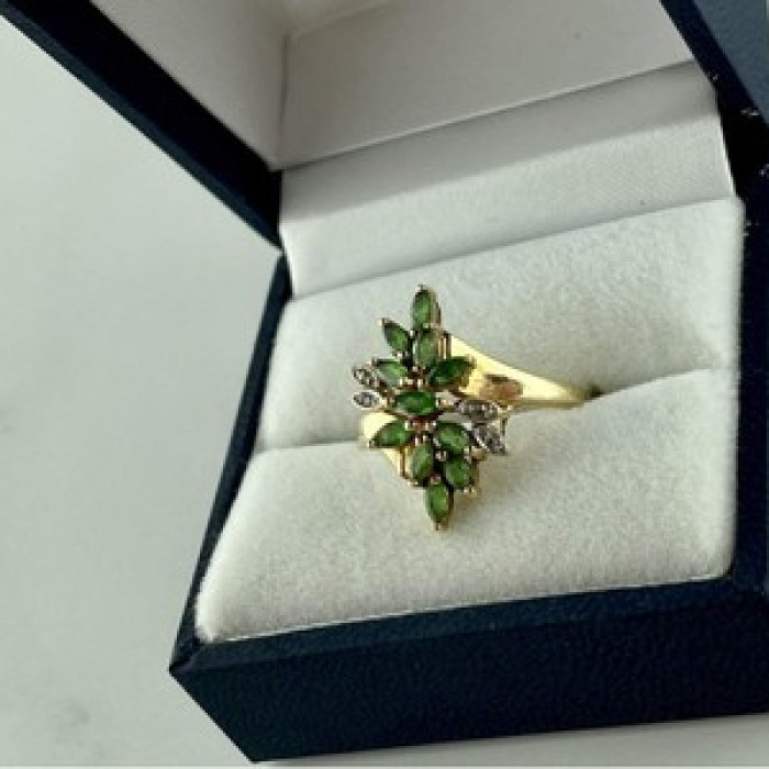 10K Yellow Gold Peridot & Diamonds Ring Size 8
