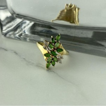10K Yellow Gold Peridot & Diamonds Ring Size 8
