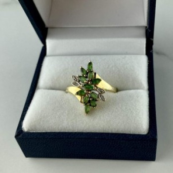 10K Yellow Gold Peridot & Diamonds Ring Size 8