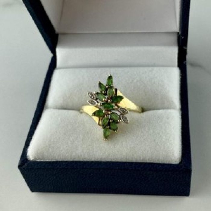 10K Yellow Gold Peridot & Diamonds Ring Size 8
