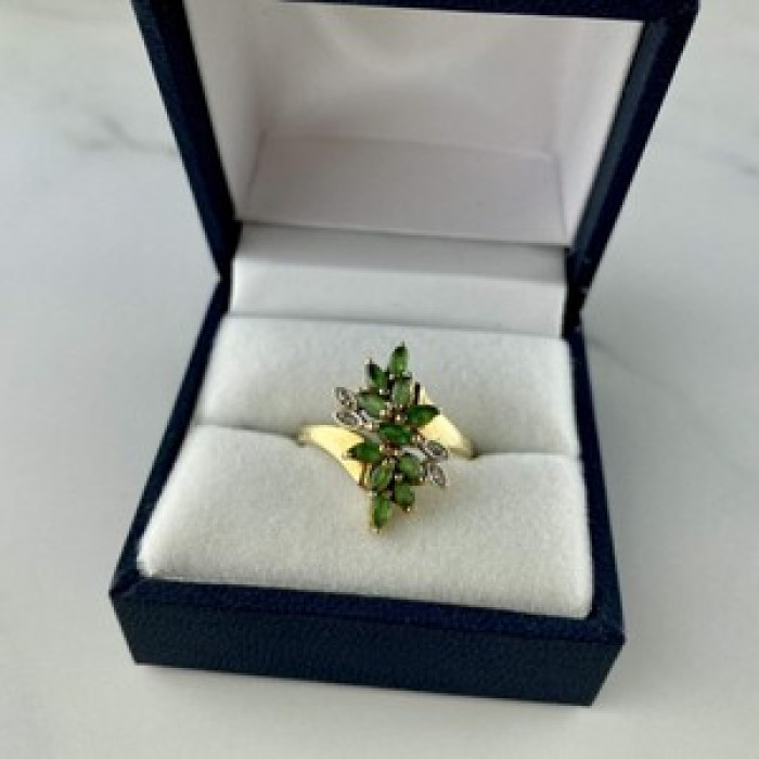 10K Yellow Gold Peridot & Diamonds Ring Size 8