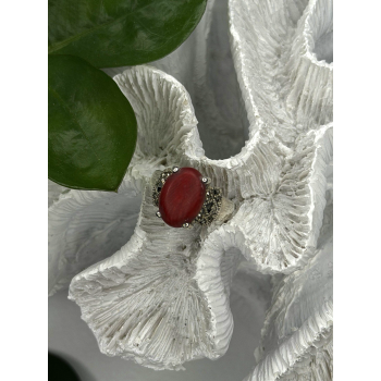 Vintage 925 Sterling Silver Red Jade & Marcasite Ring Size 6.5