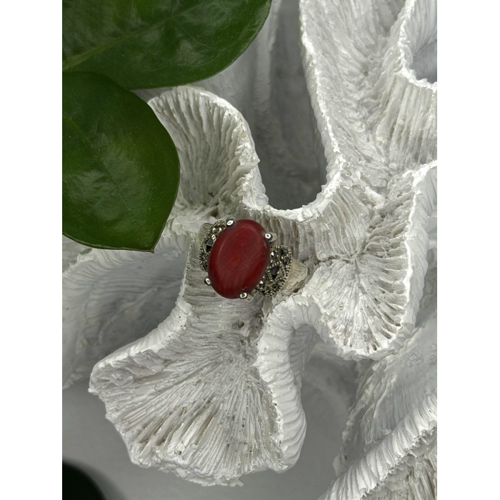 Vintage 925 Sterling Silver Red Jade & Marcasite Ring Size 6.5